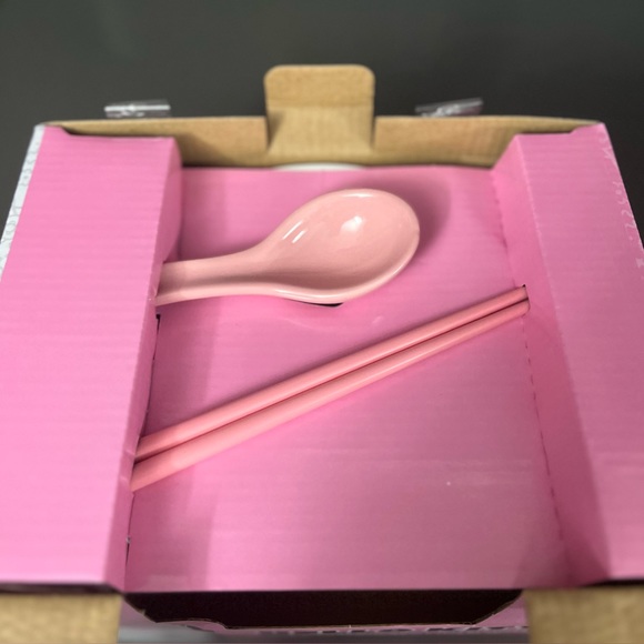 Hello Kitty Enjoy The Little Things Ramen Bowl With Spoon & Chopsticks brand new - Picture 4 of 11